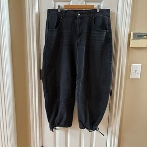 Women’s barrel cut black jeans, size 16